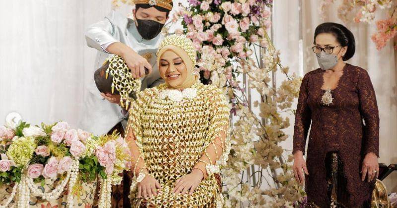 Instagram.com/aurelie.hermansyah